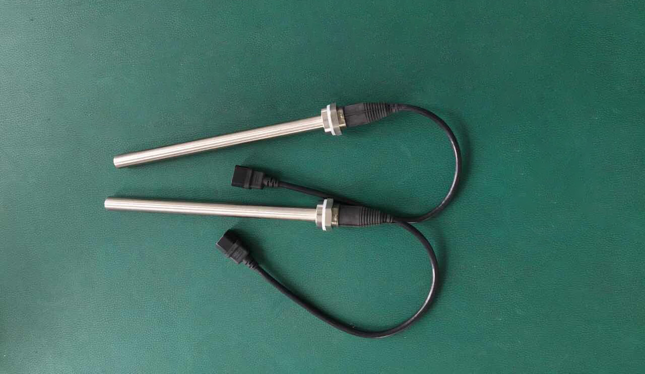 cartridge heater with plug